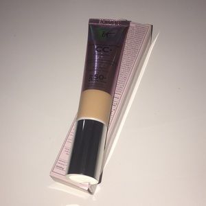 It CC+ Ilumination Foundation cream 💕